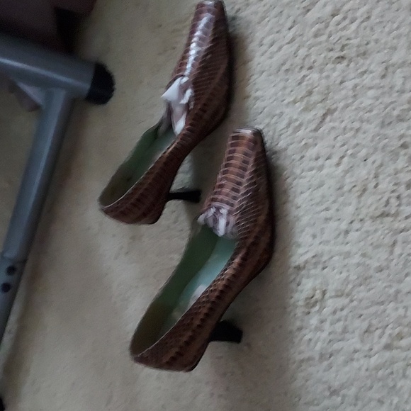 Shoes - Picture 3 of 3